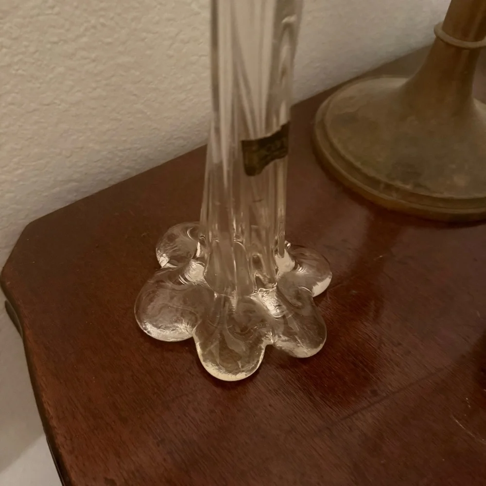 Toscany Twisted Stem Bud Vase Petal Elephant Foot Base Valentine’s Day Whimsy